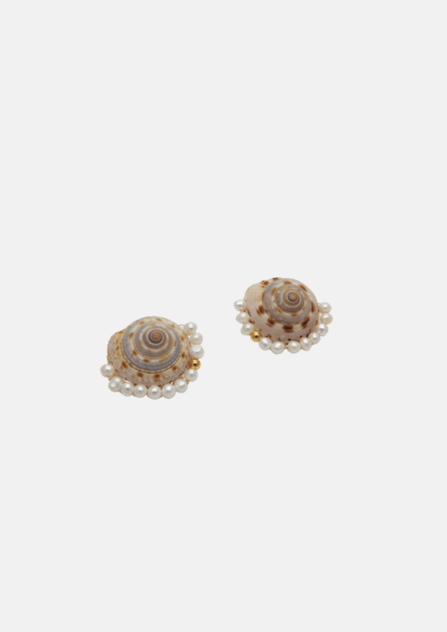 Boucles Chanel en coquillage